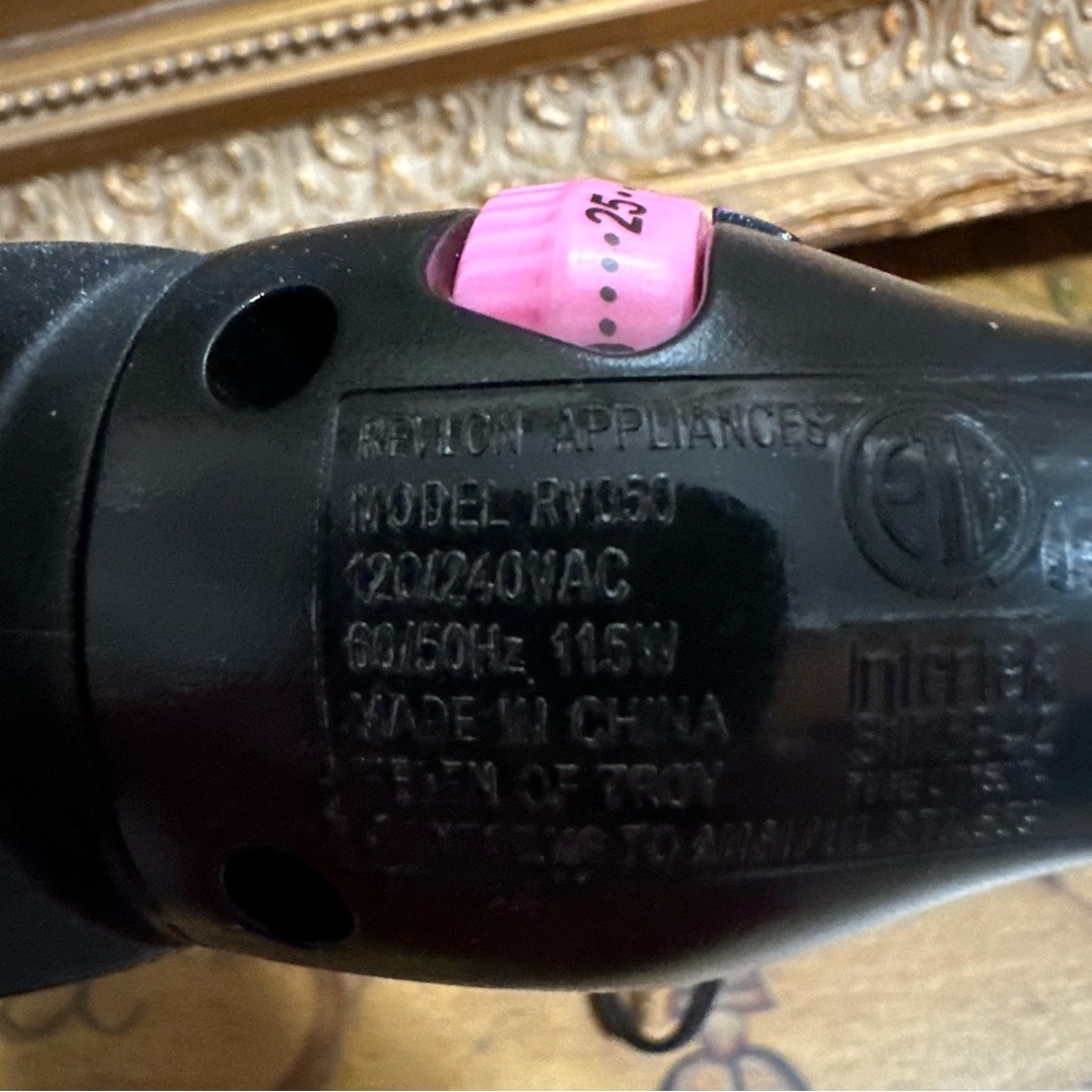 Revlon RV050 1.5" Curling Iron Black / Pink Adjustable Heat - Very Clean Tested - Picture 8 of 16